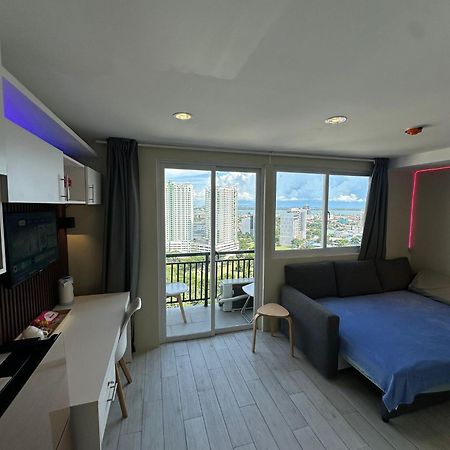 Modern & Comfy Studio - Steps From Ayala Mall, Cebu City Esterno foto