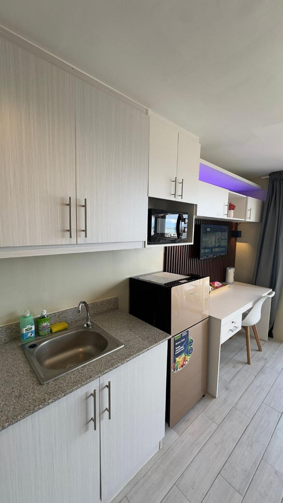 Modern & Comfy Studio - Steps From Ayala Mall, Cebu City Esterno foto