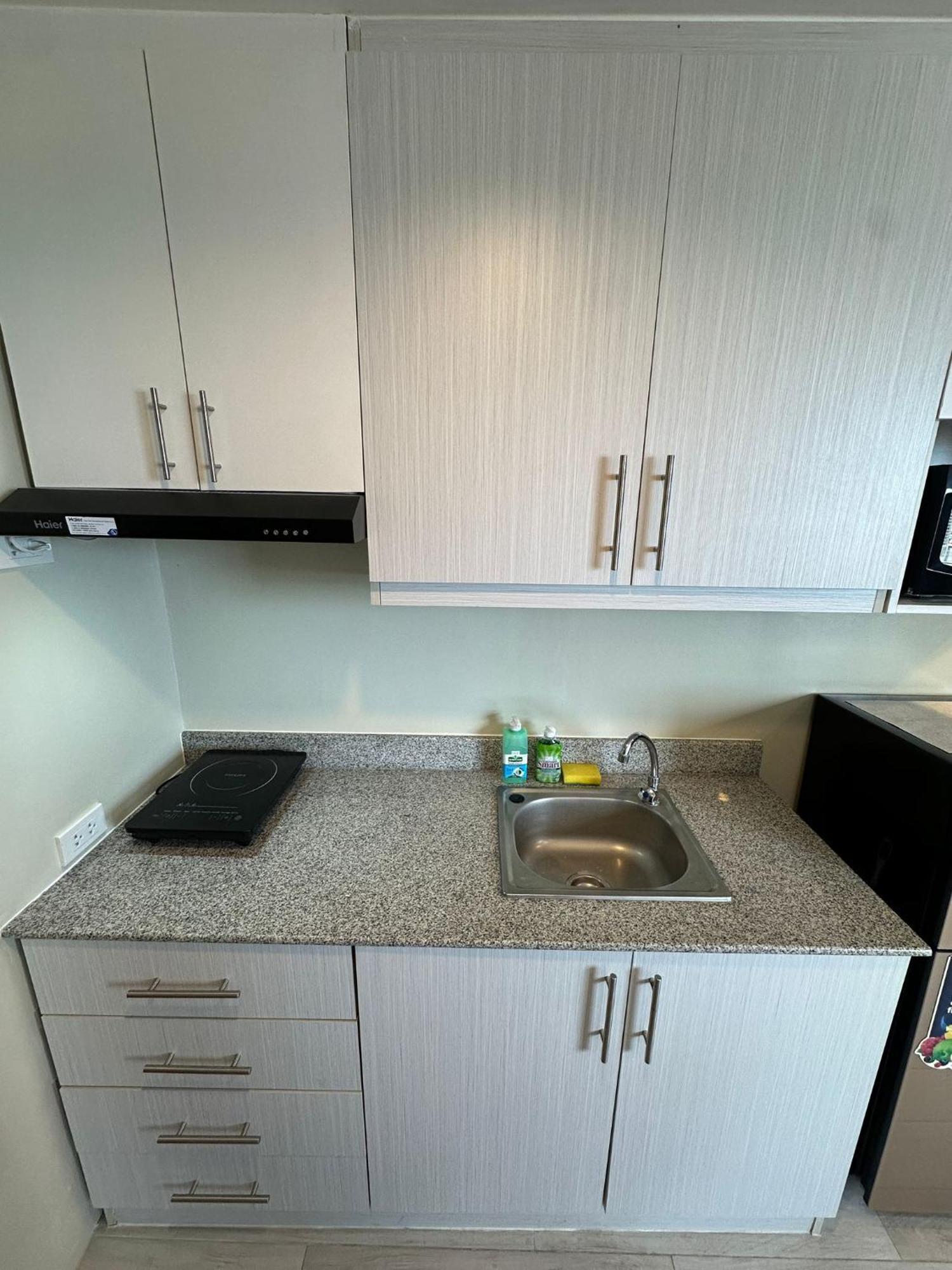 Modern & Comfy Studio - Steps From Ayala Mall, Cebu City Esterno foto