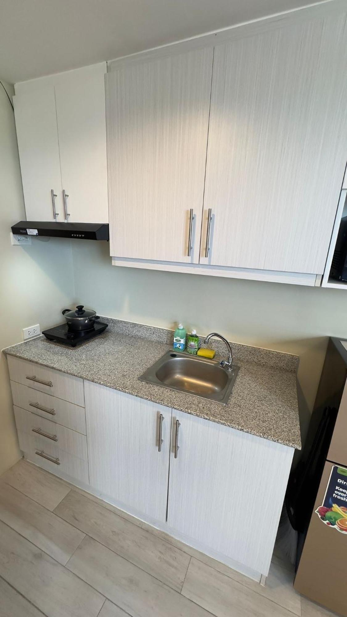 Modern & Comfy Studio - Steps From Ayala Mall, Cebu City Esterno foto