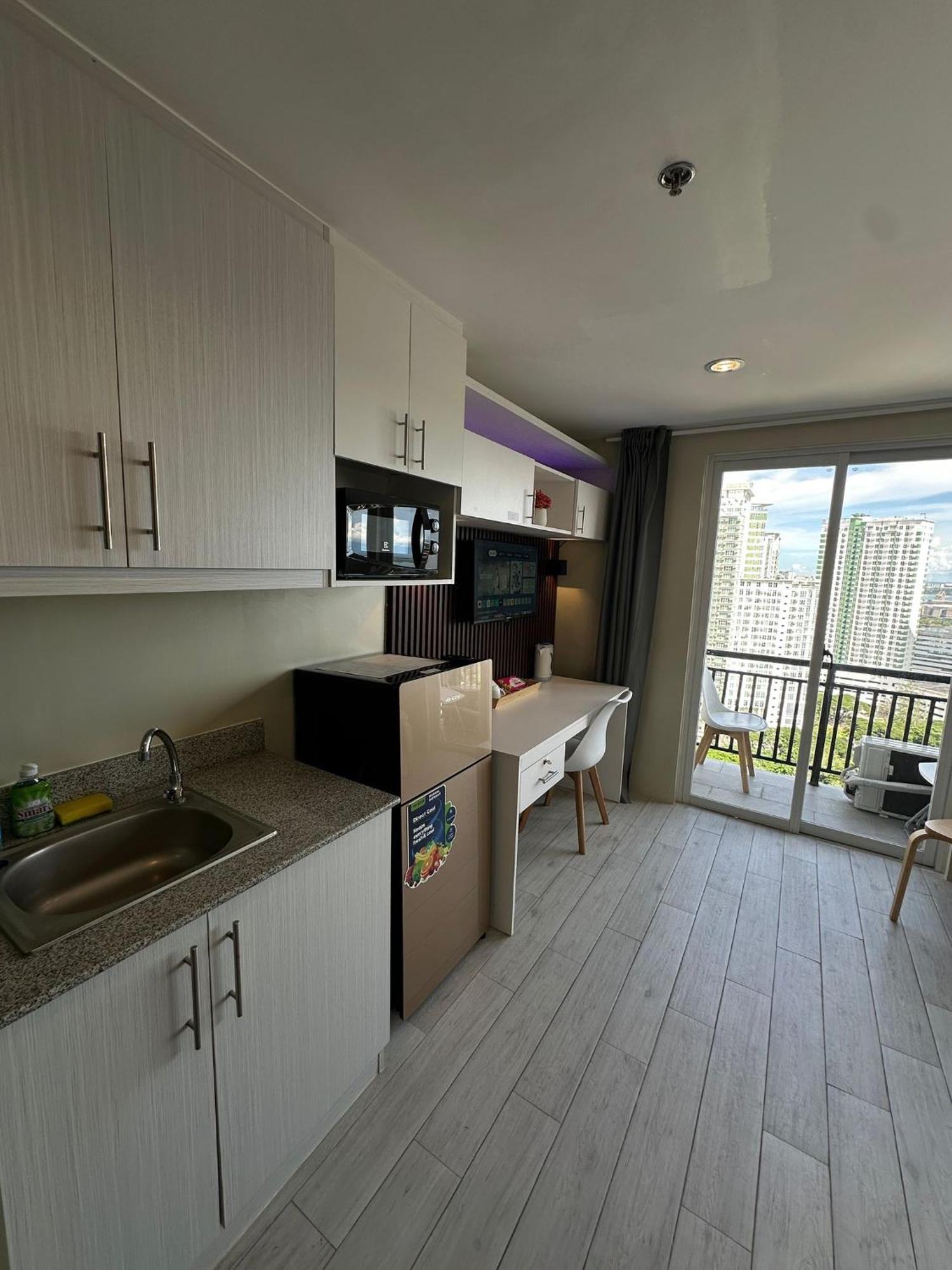 Modern & Comfy Studio - Steps From Ayala Mall, Cebu City Esterno foto